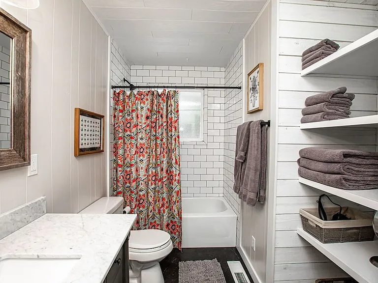 209 Alpha Rd — Photo 16