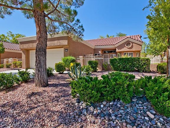 2nd image of 2445 Desert Butte Dr