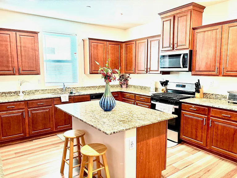 10424 Skynyrd Way — Photo 12