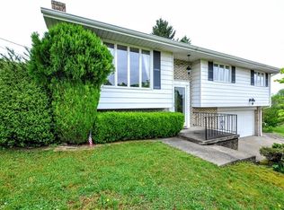 22 Colonial Dr, Monessen, PA 15062