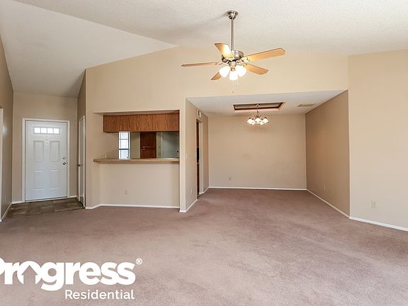 3rd image of 5043 E Shasta St