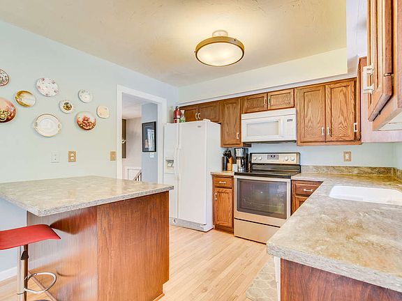 5th image of 317 Wedgewood Dr
