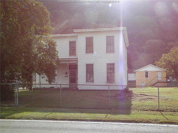 3rd image of 4402 Malden Dr