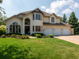 855 Jennings Cove Rd, Mound, MN 55364