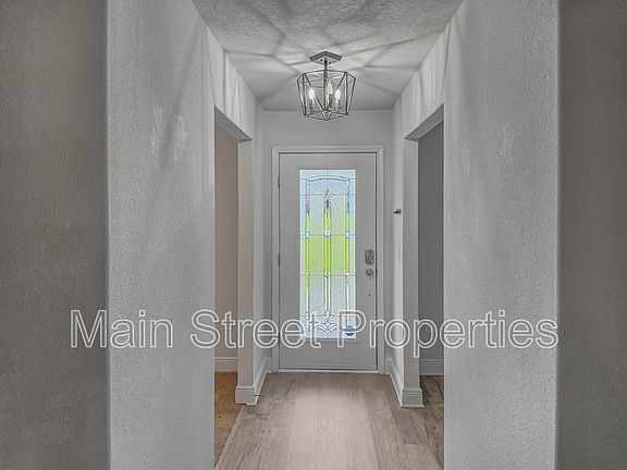 3rd image of 4839 Legacy St