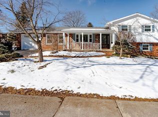 1096 Saxton Dr, State College, PA 16801