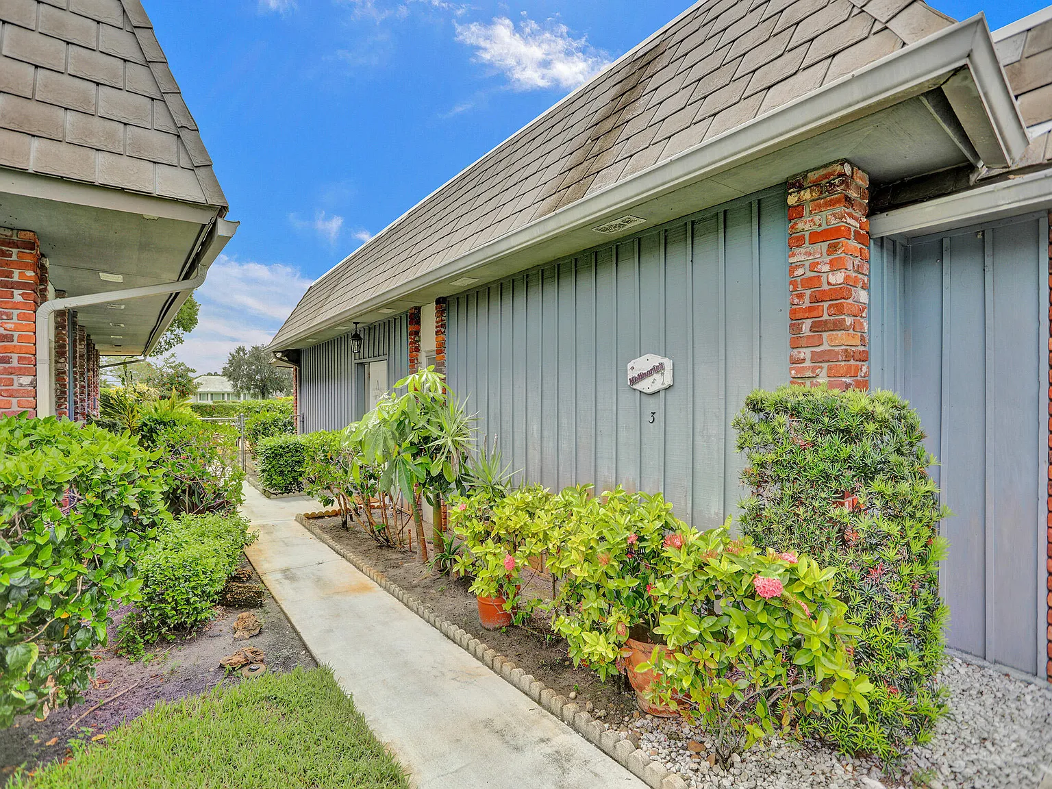 2 bed, 2.0 bath, 1269 sqft, $2,750 — Photo 4