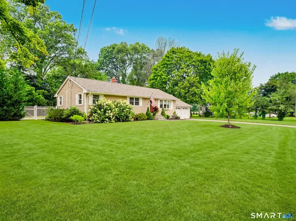 10 Macarthur Road, Trumbull, CT 06611