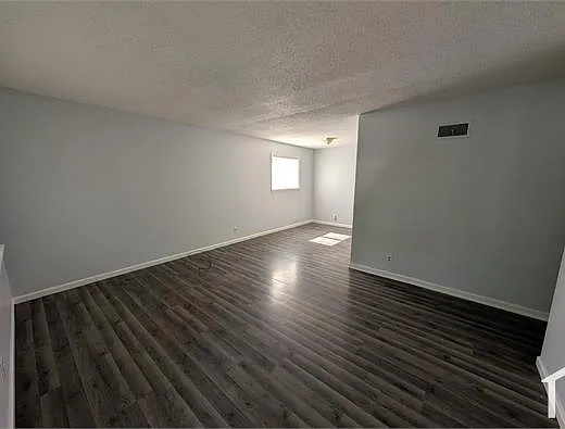 3 bed, 999 sqft, $1,250 — Photo 2