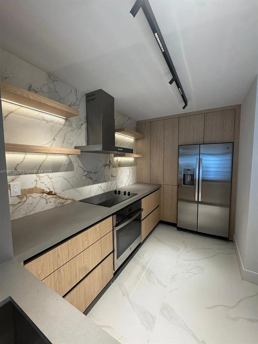 Building Photo - 800 N Miami Ave #E-901