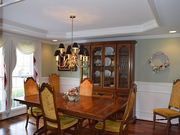 5th image of 10718 Eagle Glen Dr