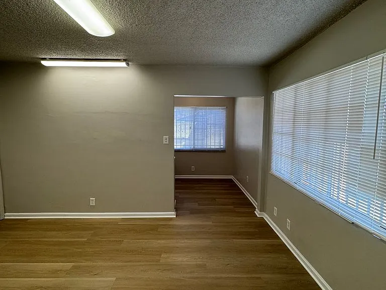 11421 S Normandie Ave — Photo 4