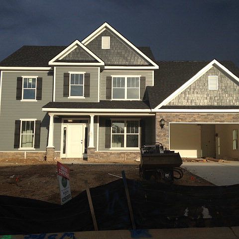1st image of 833 Glencoe Way