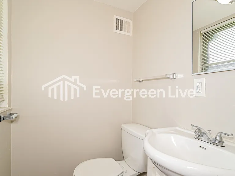 2667 Garham Dr — Photo 14