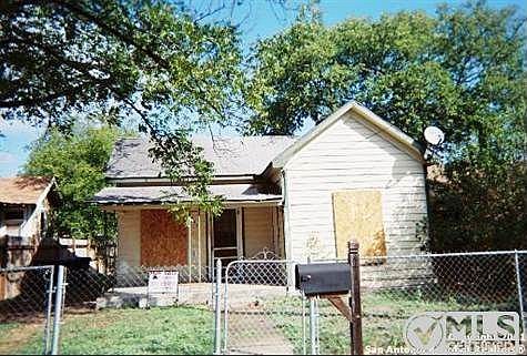 2nd image of 1303 Burnet St