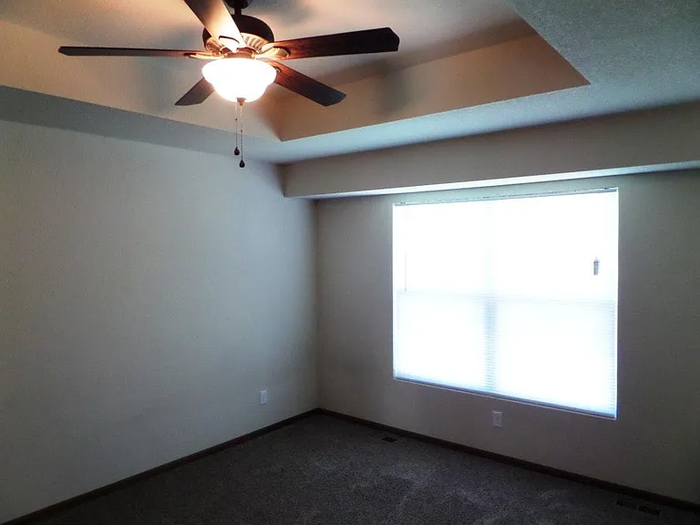 4304 SE Chisolm Rd — Photo 3