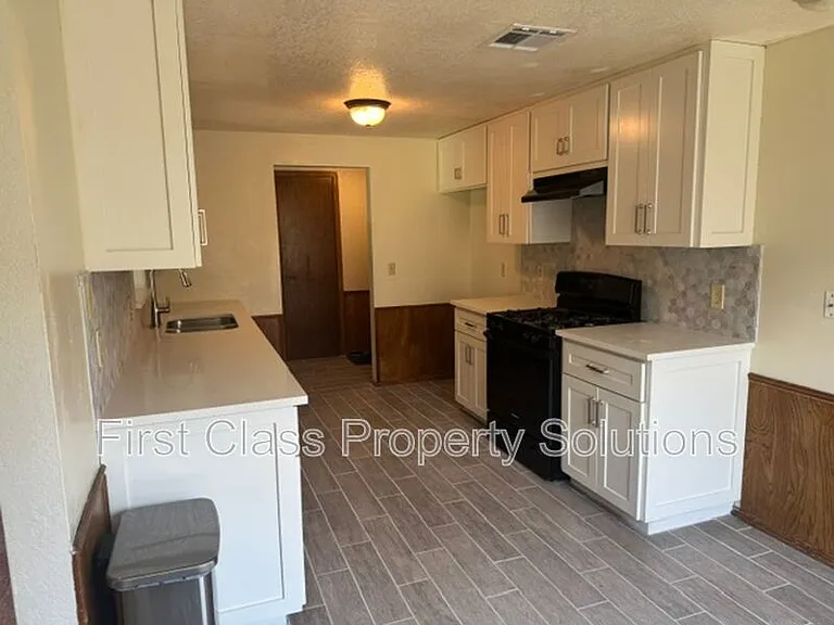 8613 E Parkridge Dr — Photo 7