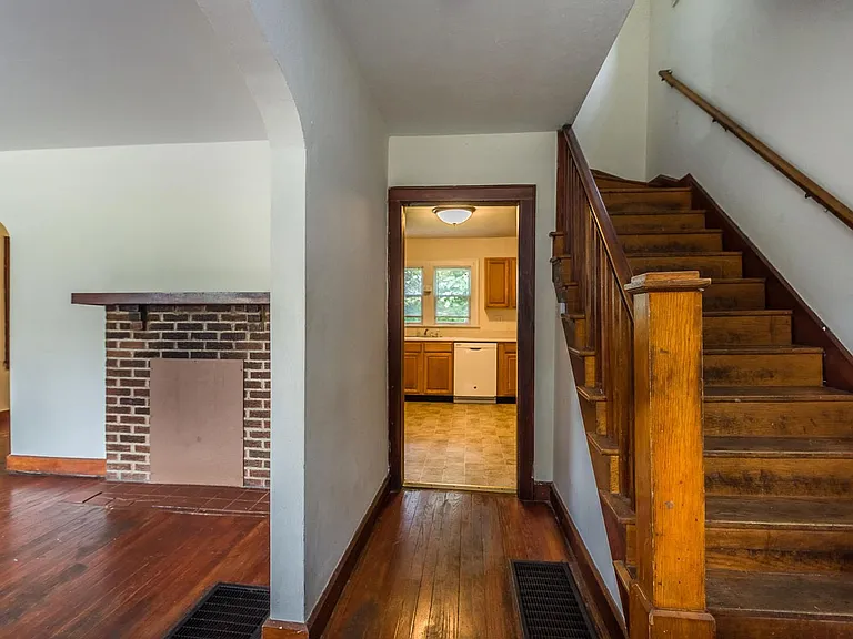 311 N Jefferson St — Photo 13