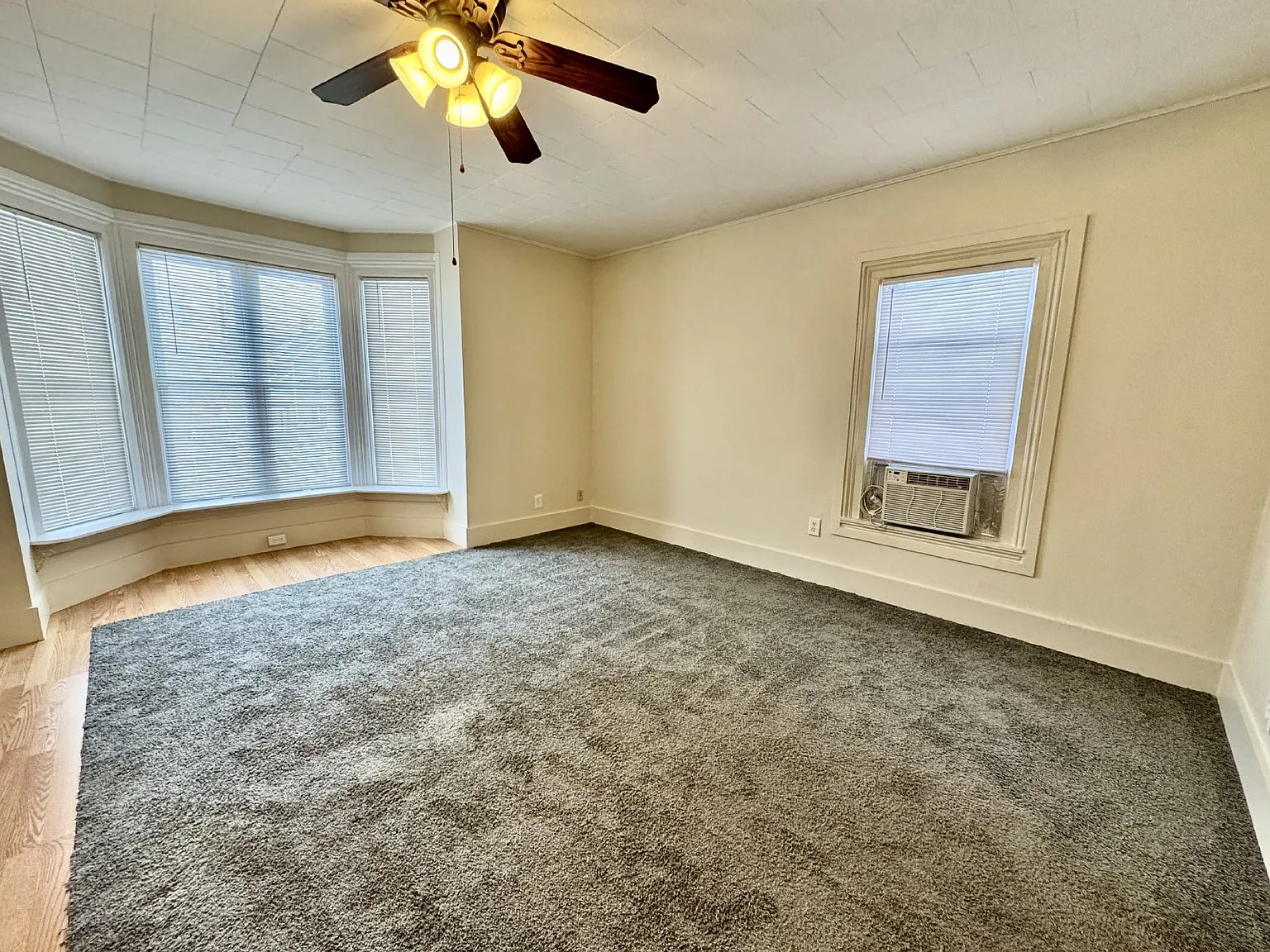 1 bed, 1.0 bath, $850 — Photo 2