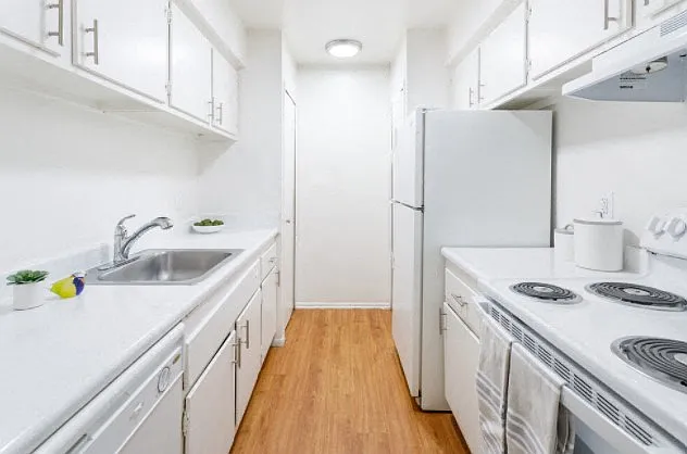 Dearborn View Apartments - Inkster, MI