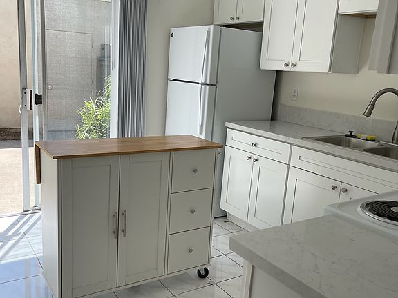 2nd image of 7962 Camino Huerta