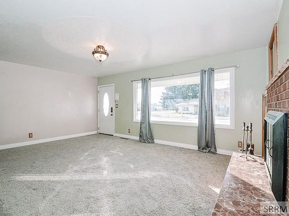 3rd image of 860 Rainier St