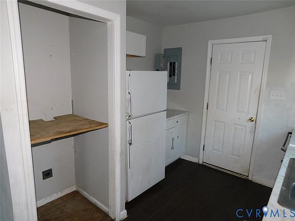 3rd image of 23 S Burch St