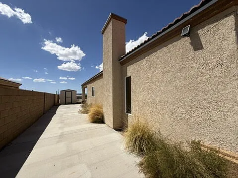 3 bed, 2.0 bath, $2,100 — Photo 2