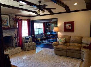 1821 Driftwood Ln, Galveston, TX 77551