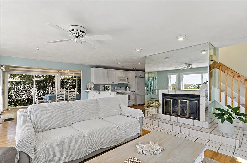 3 bed, 2.0 bath, 1708 sqft, $3,000 — Photo 3