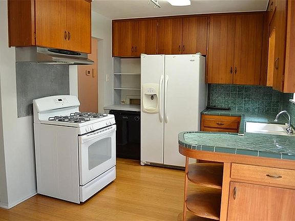 4th image of 5203 Brookdale Ln