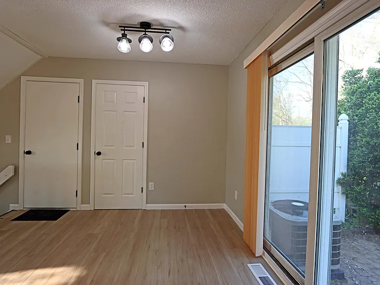 1686 Jupiter Ave — Photo 8