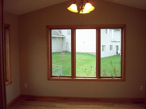 5th image of 23164 Lipan St NW