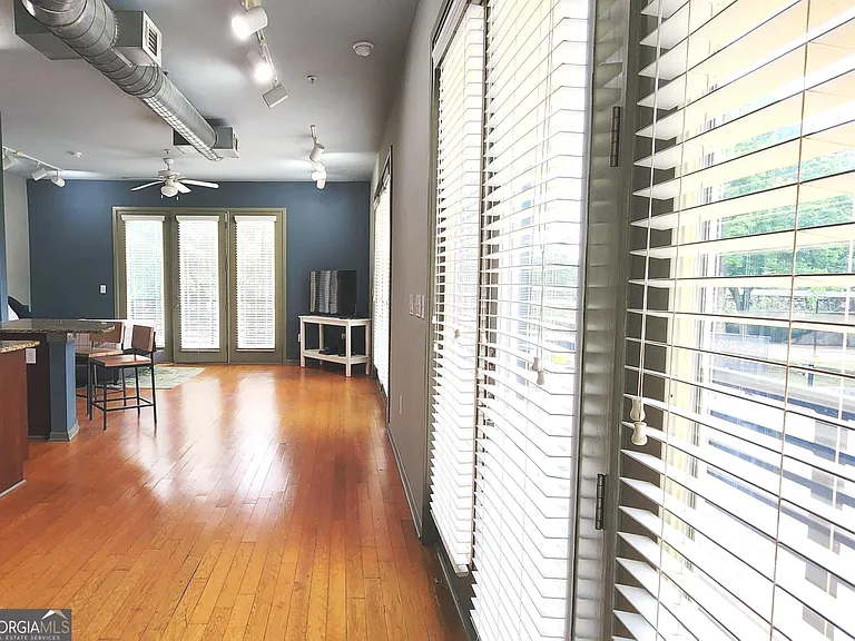 5300 Peachtree Rd #2303 — Photo 2
