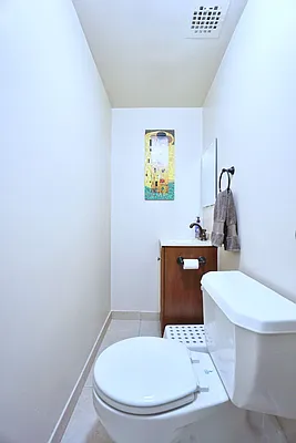 Sold by REMAX Elite | media 11