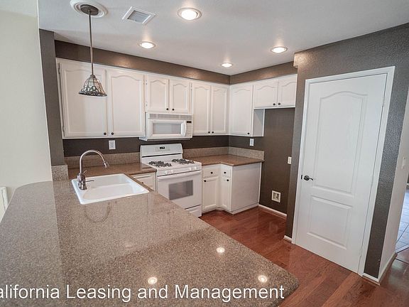 4th image of 27234 Sanford Way