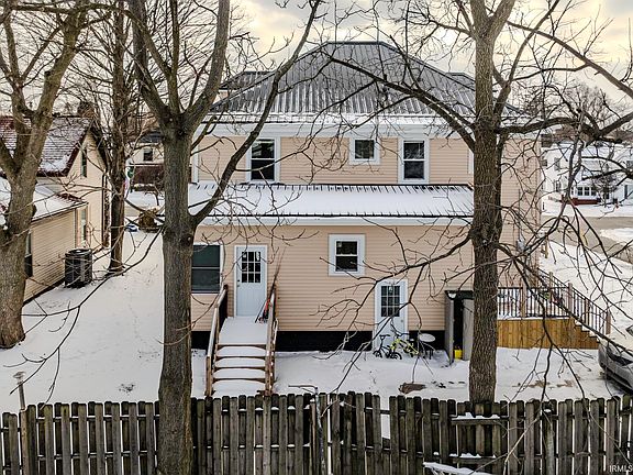 2nd image of 3910 E Bellefontaine Rd