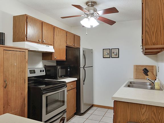 4th image of 14182 Pennock Ave APT 105