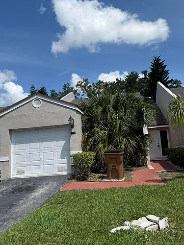 5161 NW 11th Ln Photo 1