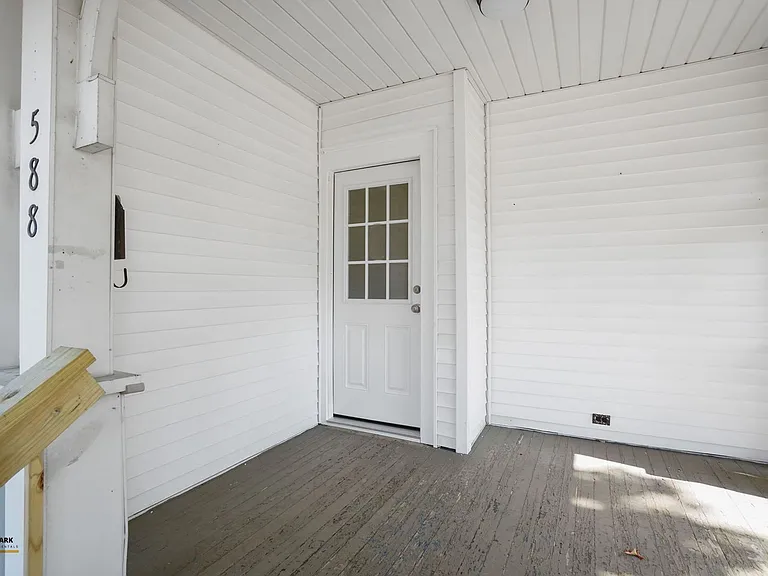 588 Mount Vernon Rd — Photo 9