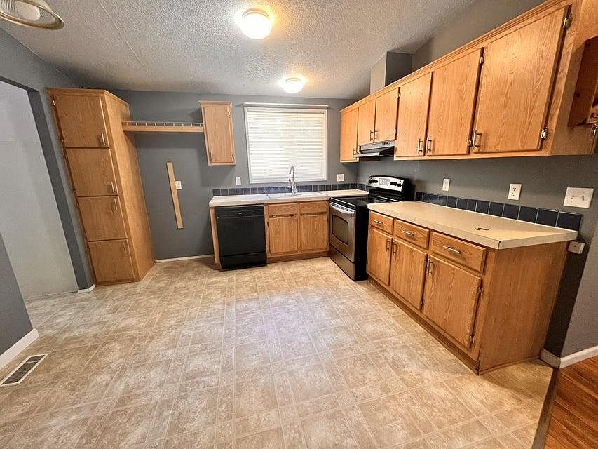 16044 Bull Bat Ln, La Pine, OR 97739 Zillow