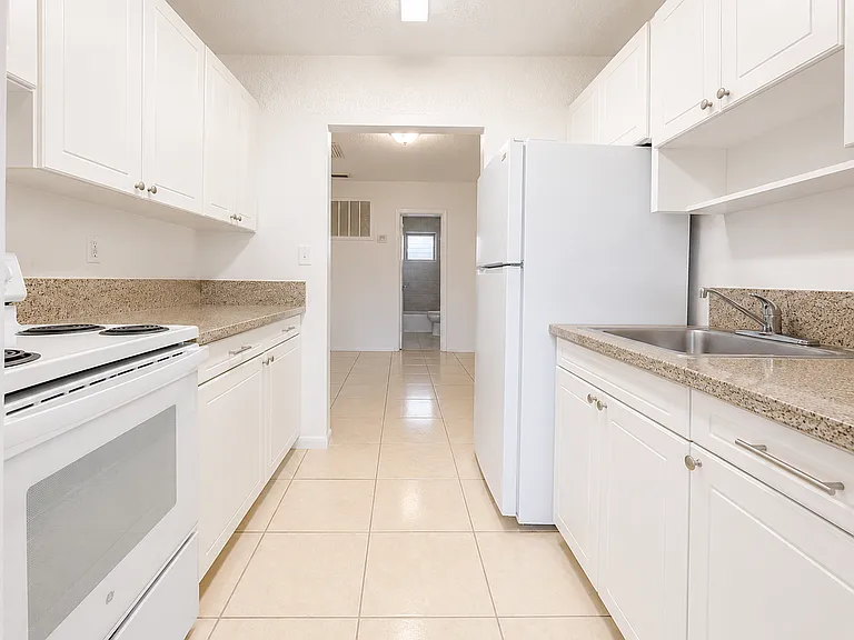 2830 Fillmore St — Photo 8