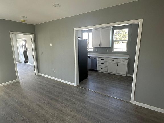 2nd image of 2314 Irving St #B
