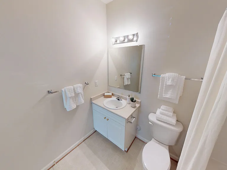 Clairmont — Photo 14