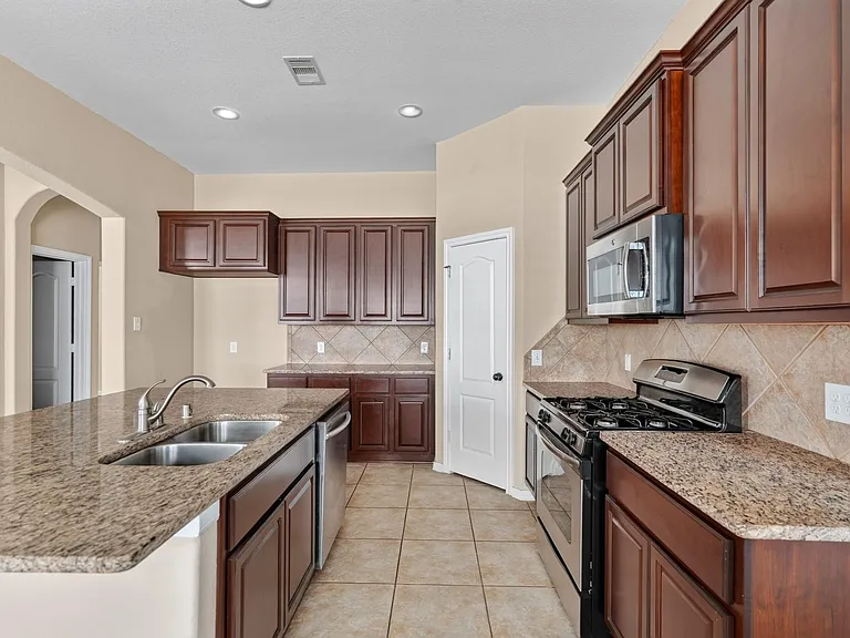 15 Butternut Grove Pl — Photo 13