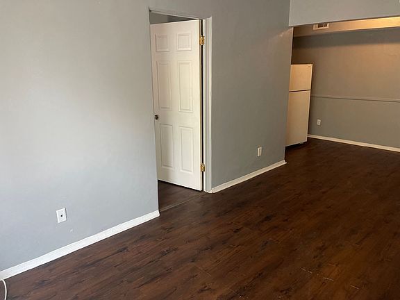 2nd image of 3752-54 Chippewa St #11
