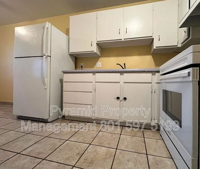 2 bed, 1.0 bath, 800 sqft, $1,195 — Photo 3