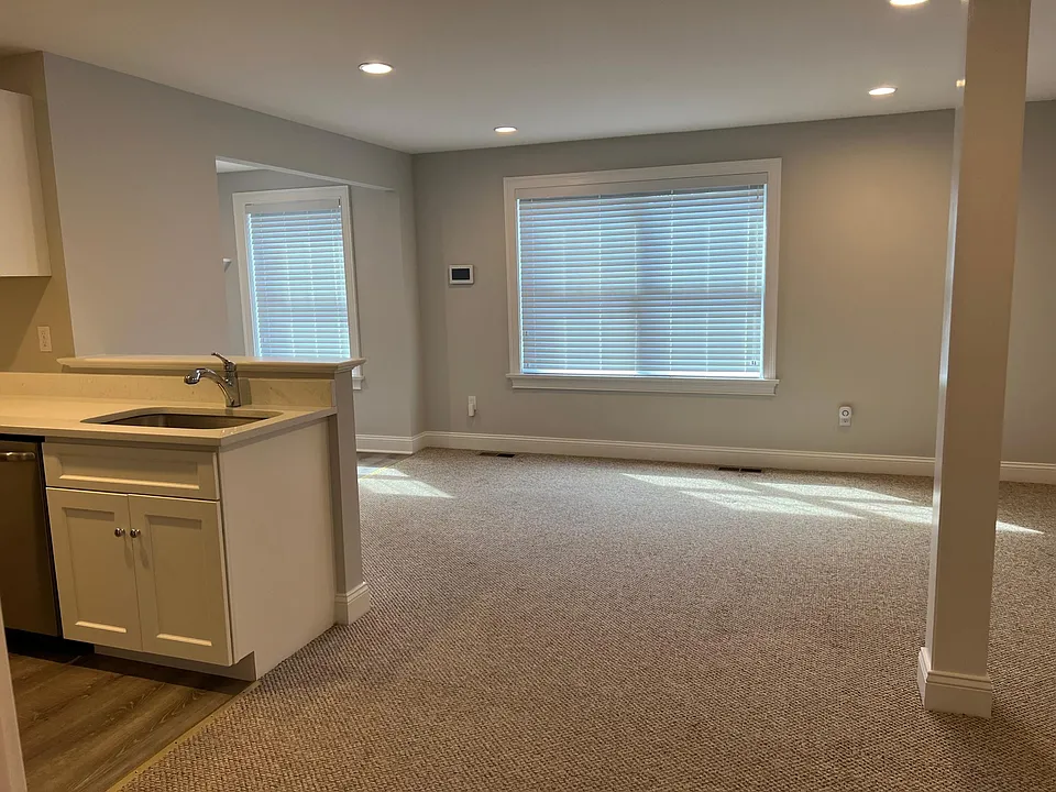 23 1/2 Catoonah St #2