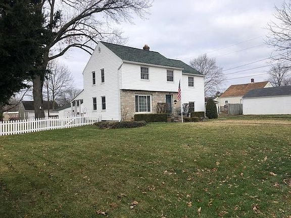 3rd image of 905 Atwater Ave