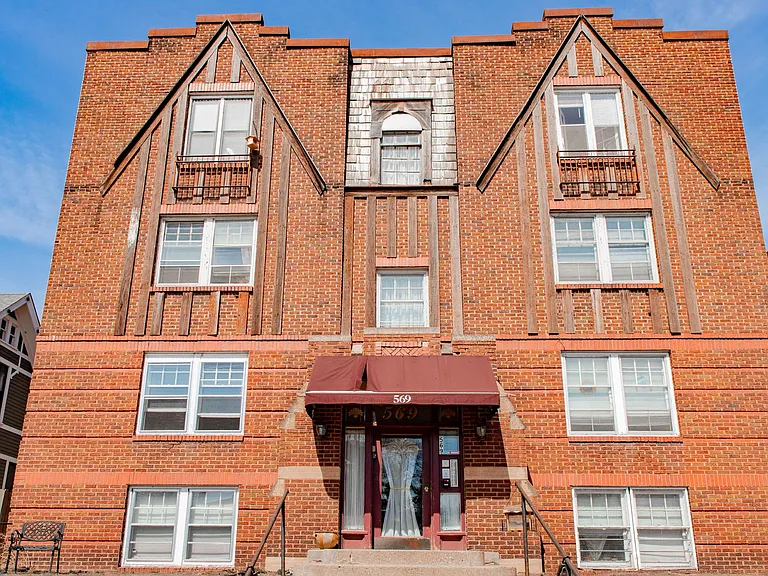569 Portland Apartments — Photo 1
